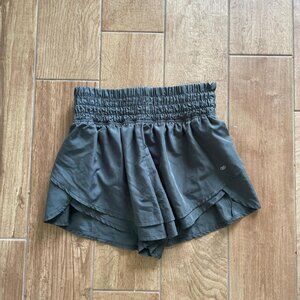 Leg3nd dark green shorts high waisted active shorts running medium